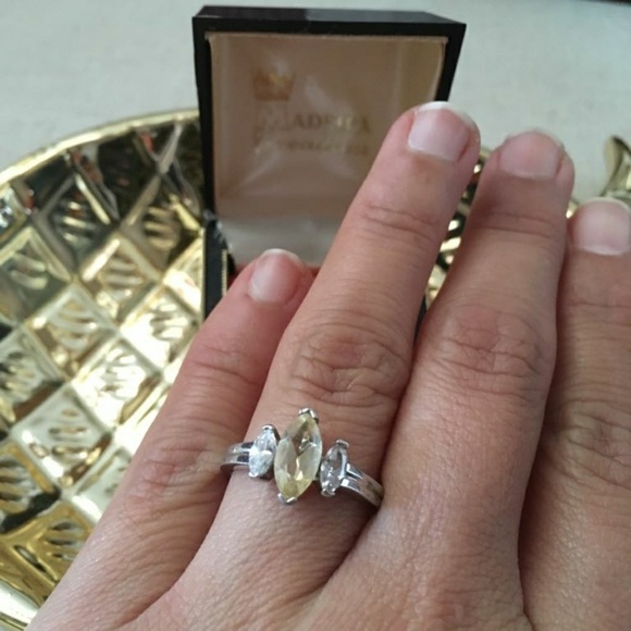 Silver ring - Picture 2 of 2